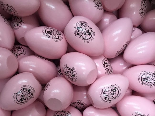 wood-eggs-with-custom-imprint